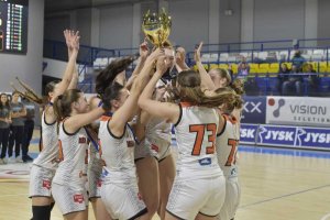 20250326 Záverečný ceremoniál MEL/BasketGirls U16